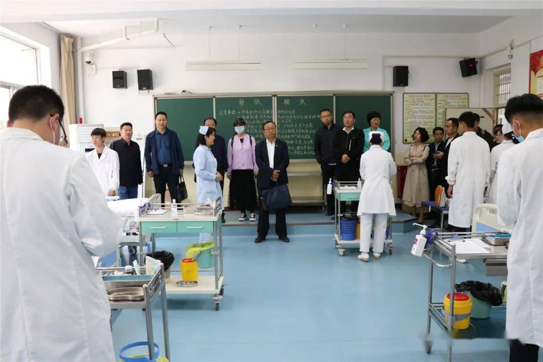 新乡化纤公司最新动态，行业观点碰撞与个人立场探析