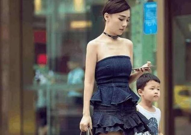 宝妈新鲜视频，小巷深处的独特风味探索