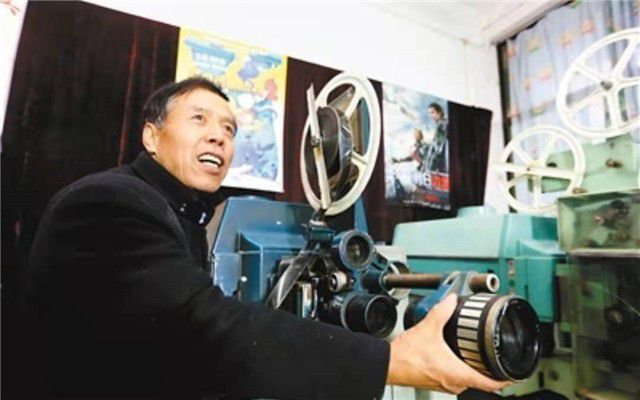 科技重塑未来，老放映员待遇最新消息与极致生活体验