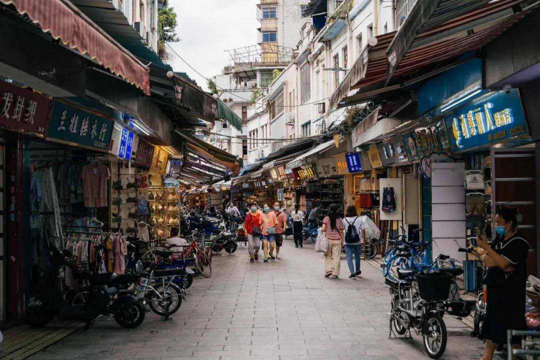 上海人事费维照，小巷中的独特风味探索之旅